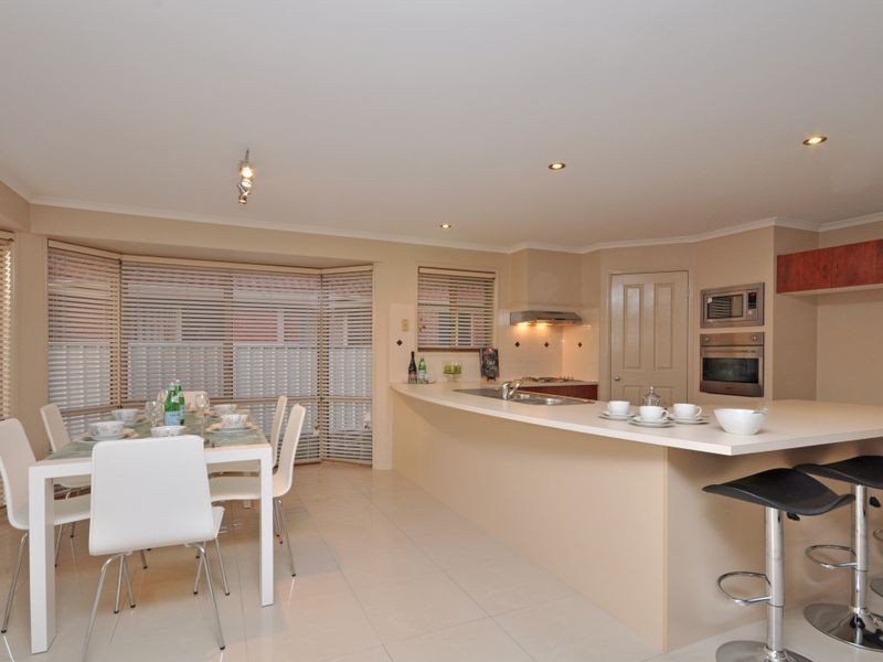 18 Acer Terrace, Thornton NSW 2322