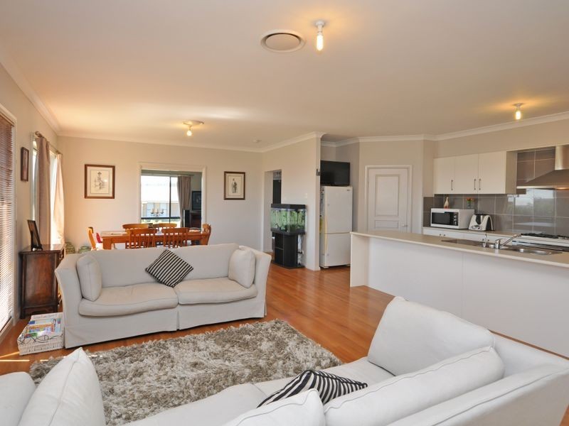 6 Franks Close, Branxton NSW 2335