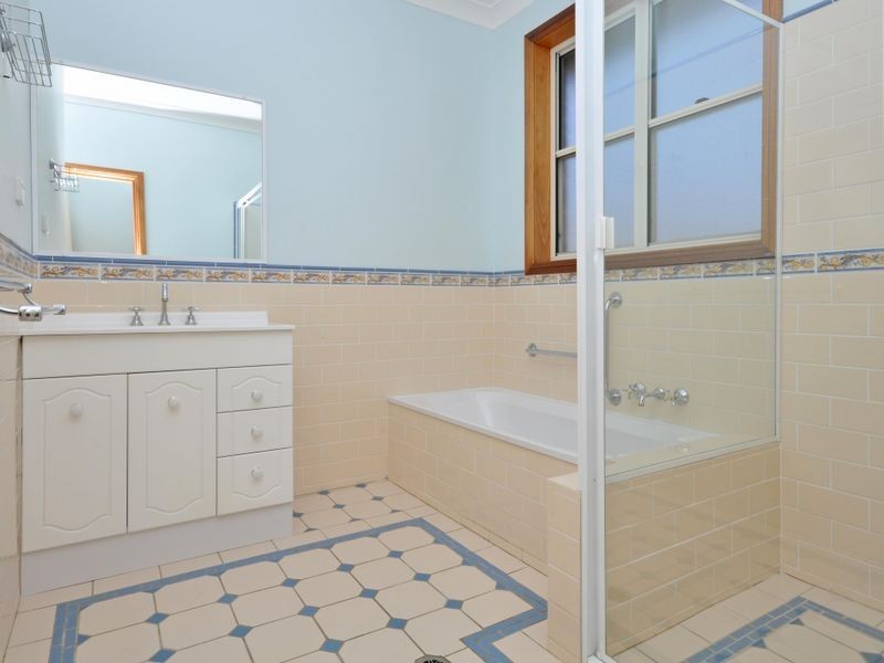 2/13A Brisbane Street, Lorn NSW 2320