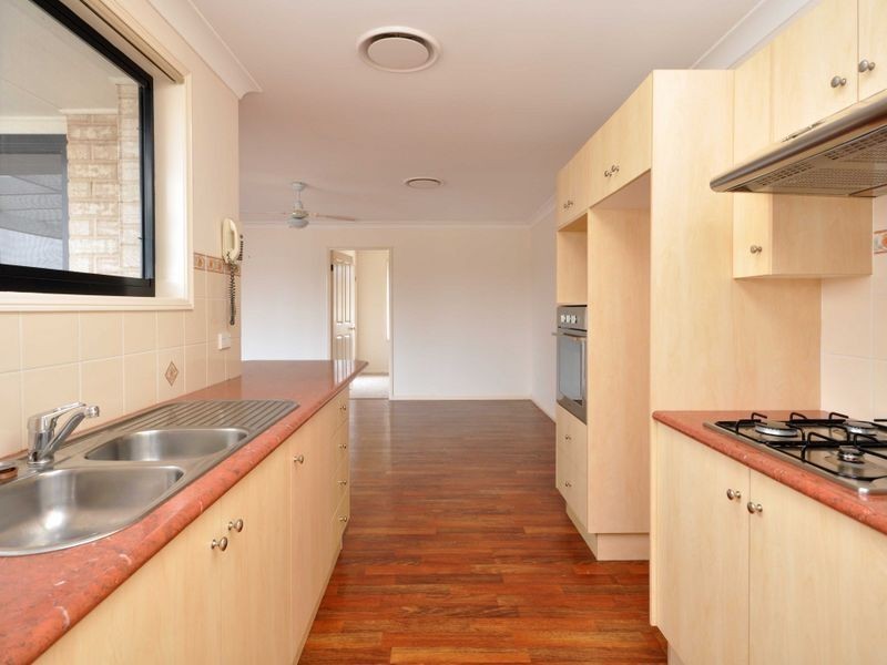 11 Fullford Cove, Rutherford NSW 2320