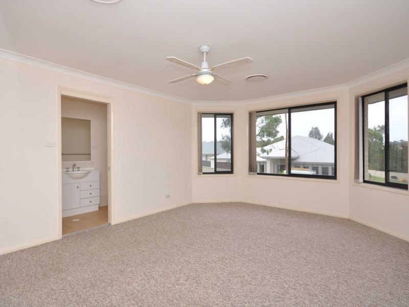 11 Fullford Cove, Rutherford NSW 2320