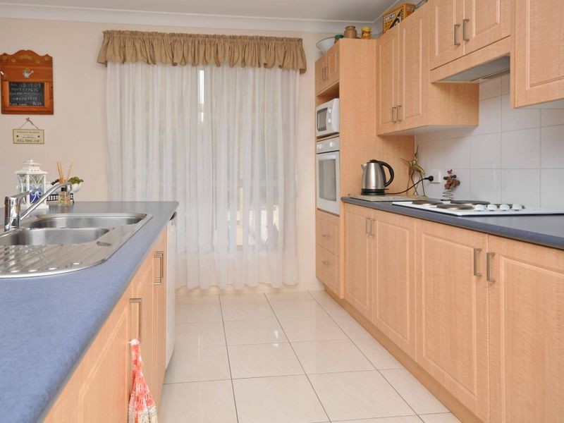 2 Dominic Cove, Rutherford NSW 2320