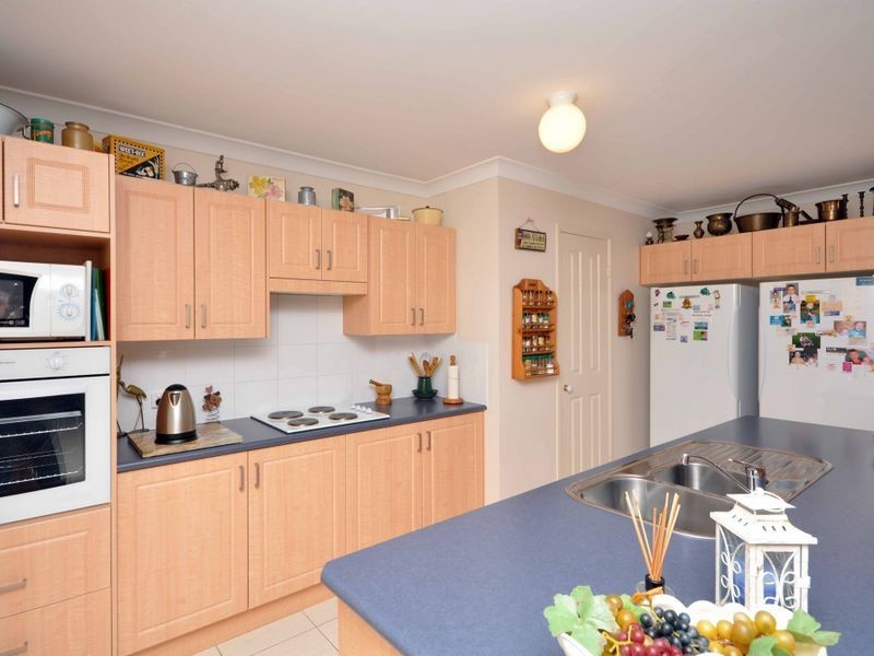 2 Dominic Cove, Rutherford NSW 2320