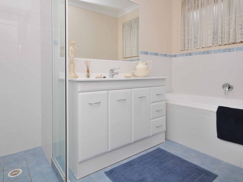 2 Dominic Cove, Rutherford NSW 2320