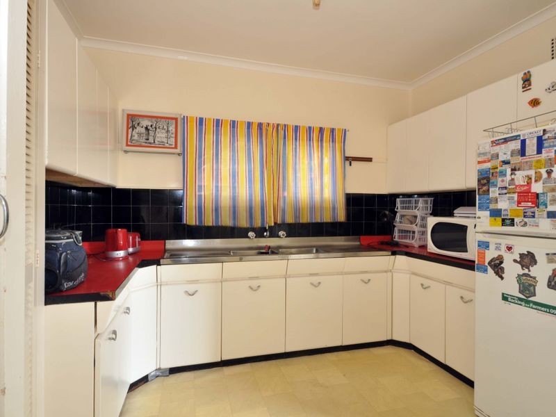 83 Morpeth Road, East Maitland NSW 2323
