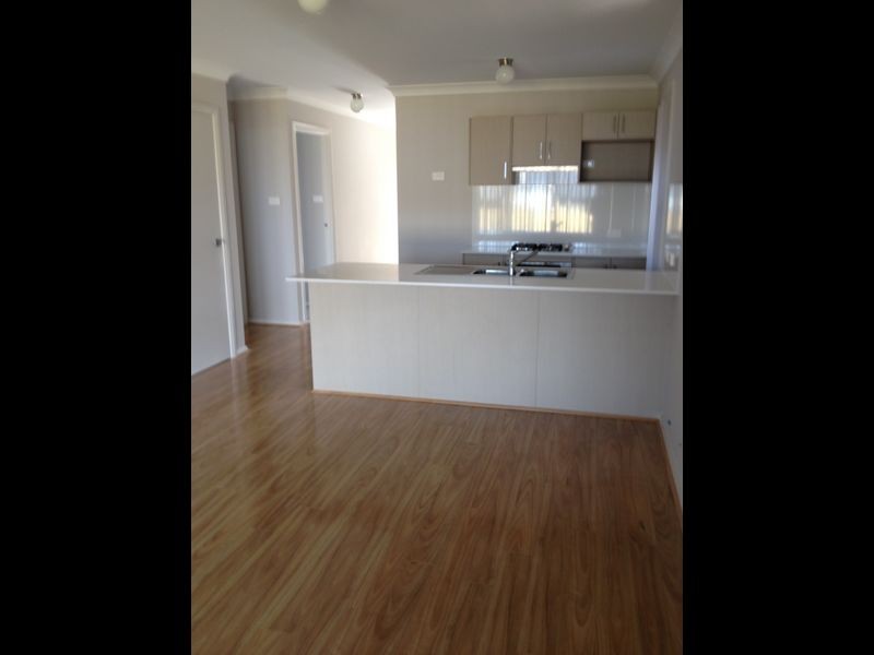 2/19 Teal Street, Aberglasslyn NSW 2320