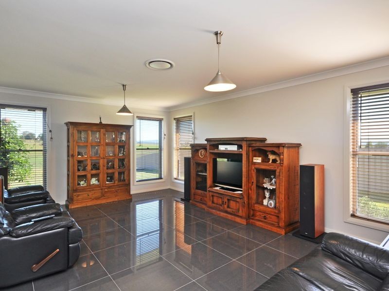 22 Arran Circuit, Largs NSW 2320