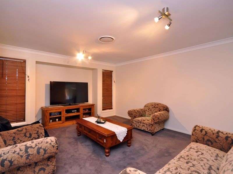 22 Arran Circuit, Largs NSW 2320