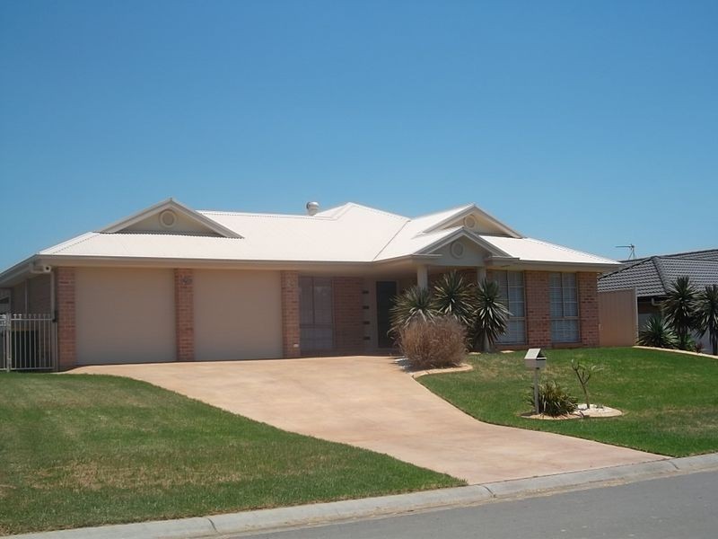 27 Diamond Circuit, Aberglasslyn NSW 2320