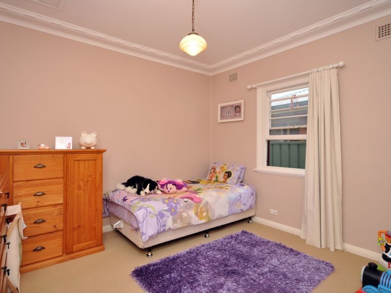 33 Lindesay Street, East Maitland NSW 2323