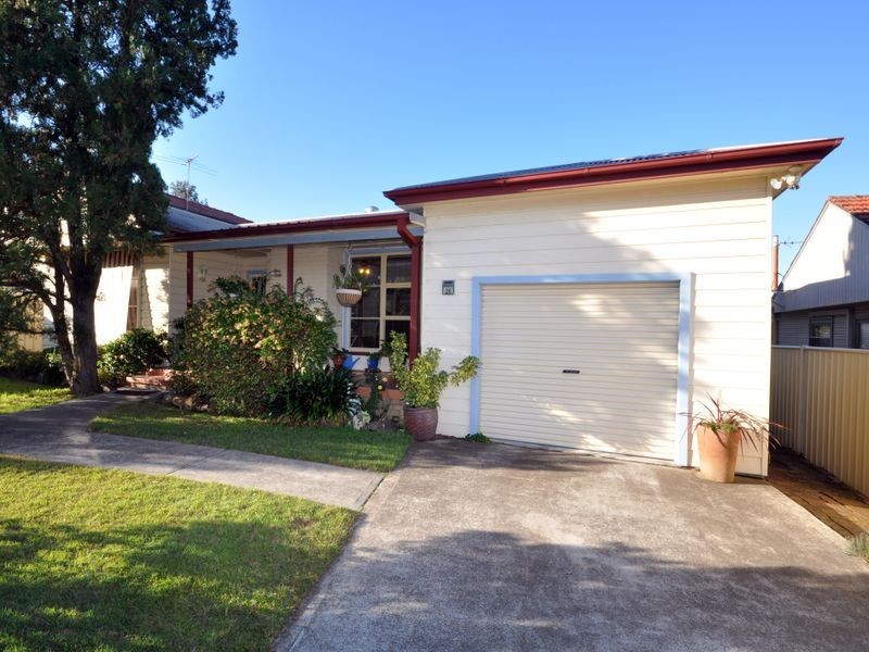 25 Thompson Street, Rutherford NSW 2320