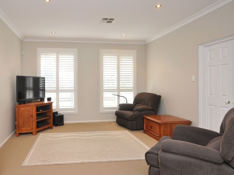 10 Elizabeth Street, Telarah NSW 2320