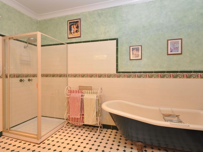 1106 Sandy Creek Road, Quorrobolong NSW 2325