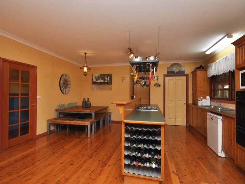 1106 Sandy Creek Road, Quorrobolong NSW 2325