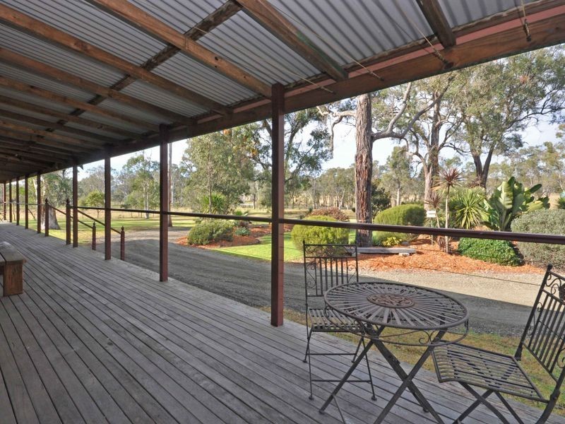 1106 Sandy Creek Road, Quorrobolong NSW 2325
