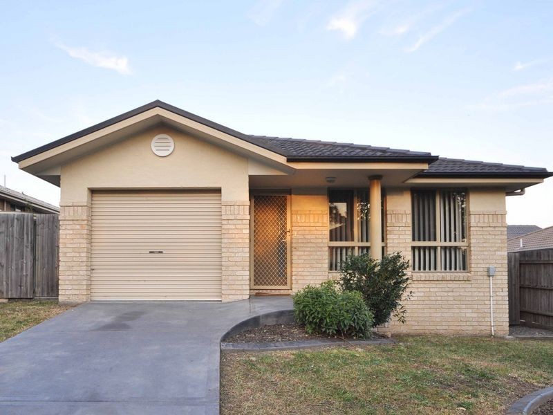 1/1 Weemala Close, Aberglasslyn NSW 2320