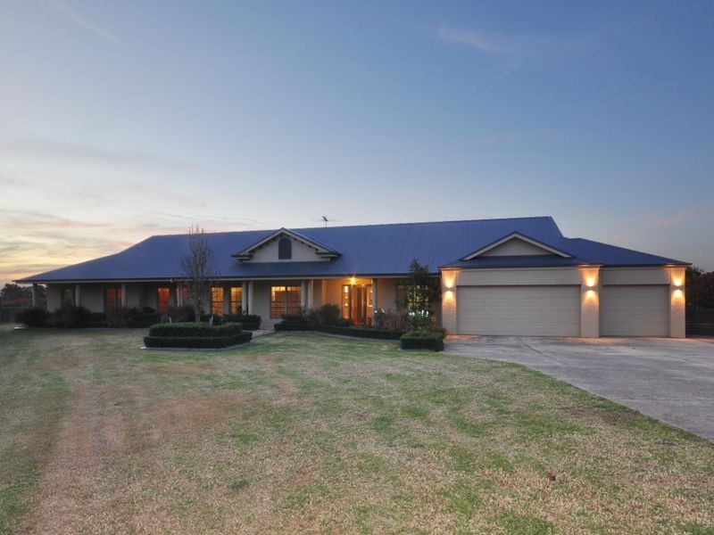 7 Willow Tree Close, Aberglasslyn NSW 2320