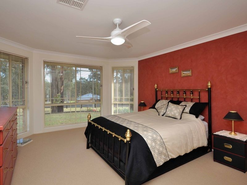 35 Avalon Drive, Thornton NSW 2322