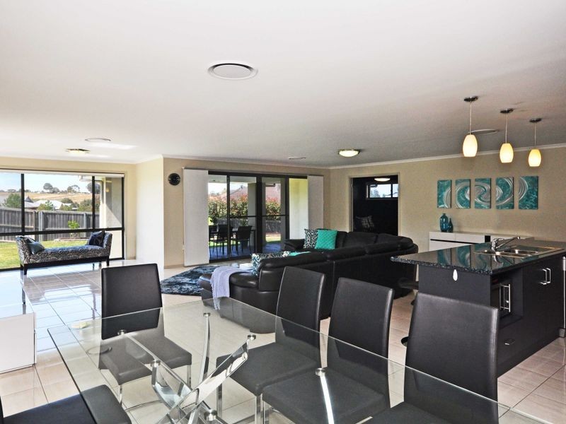 7 Galeff Place, Bolwarra Heights NSW 2320