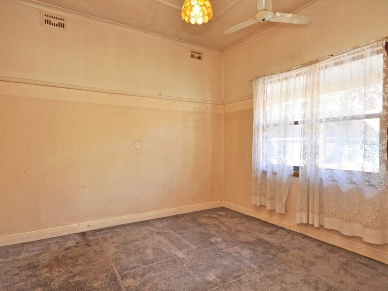 27 Ken Tubman Drive, Maitland NSW 2320