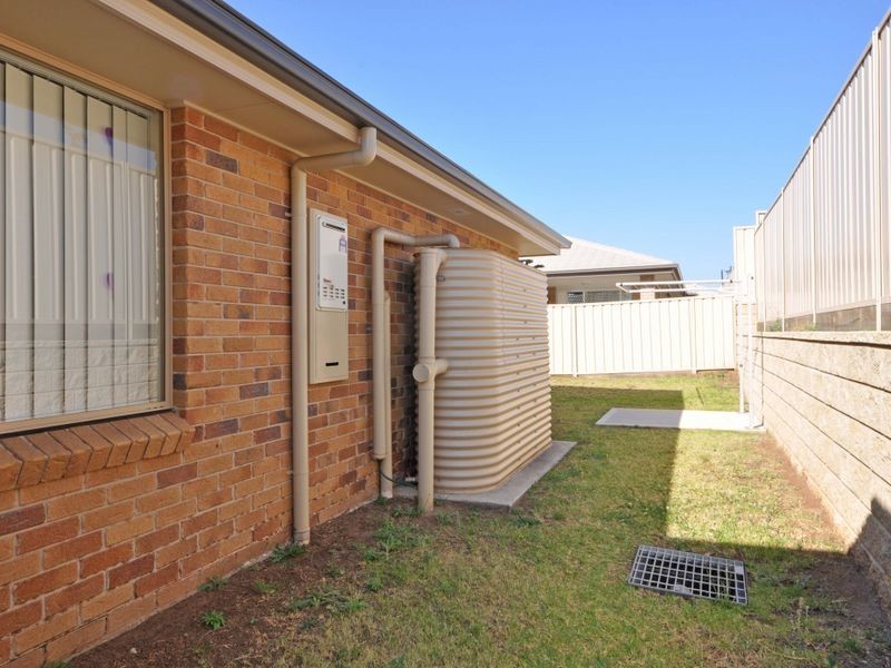 2/9 Durban Crescent, East Maitland NSW 2323