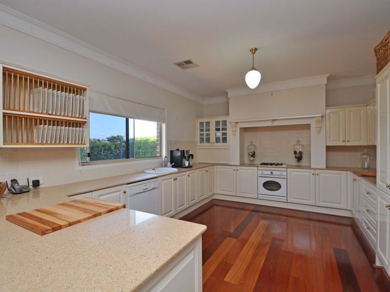 12 Tranquil Close, Louth Park NSW 2320