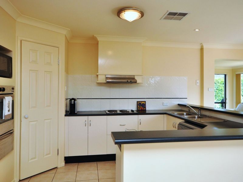 7 Hilltop Crescent, Bolwarra Heights NSW 2320