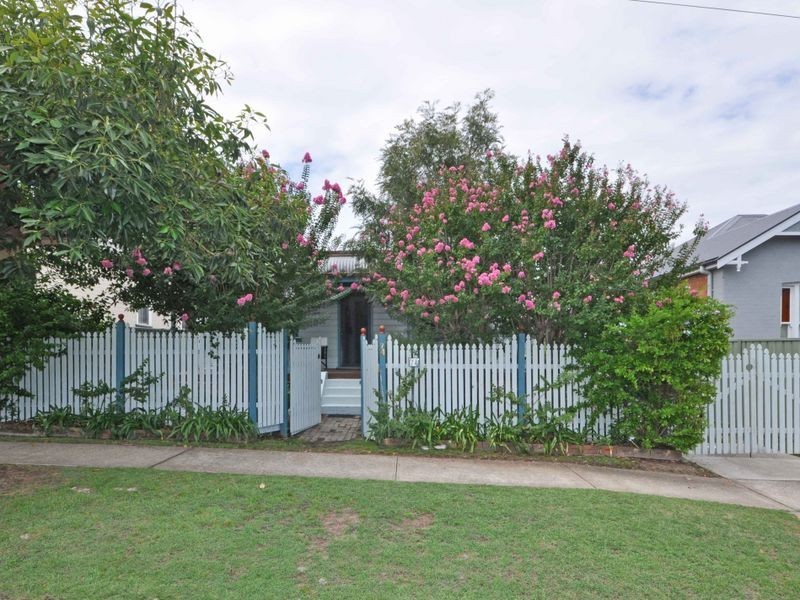 74 Lindesay Street, East Maitland NSW 2323