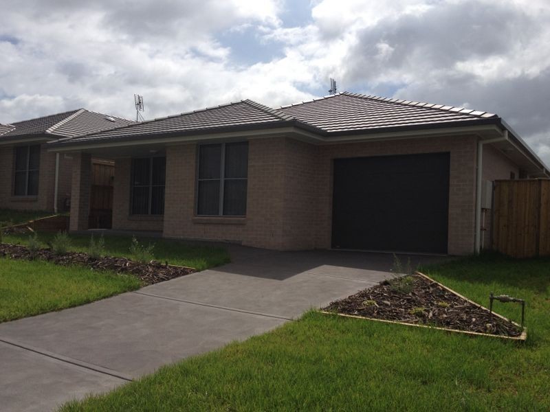 2/106 McKeachies Drive, Aberglasslyn NSW 2320