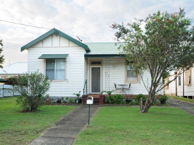 10 Raymond Terrace Road, East Maitland NSW 2323