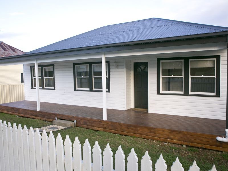 8 Lions Street, Telarah NSW 2320