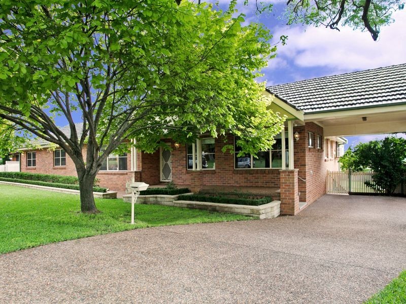 24 Robert Street, Tenambit NSW 2323