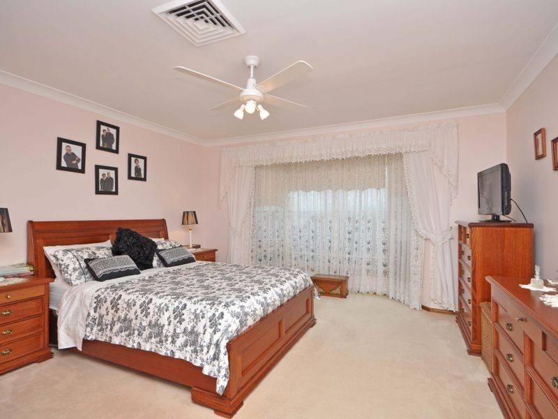 24 Silky Oak Drive, Aberglasslyn NSW 2320