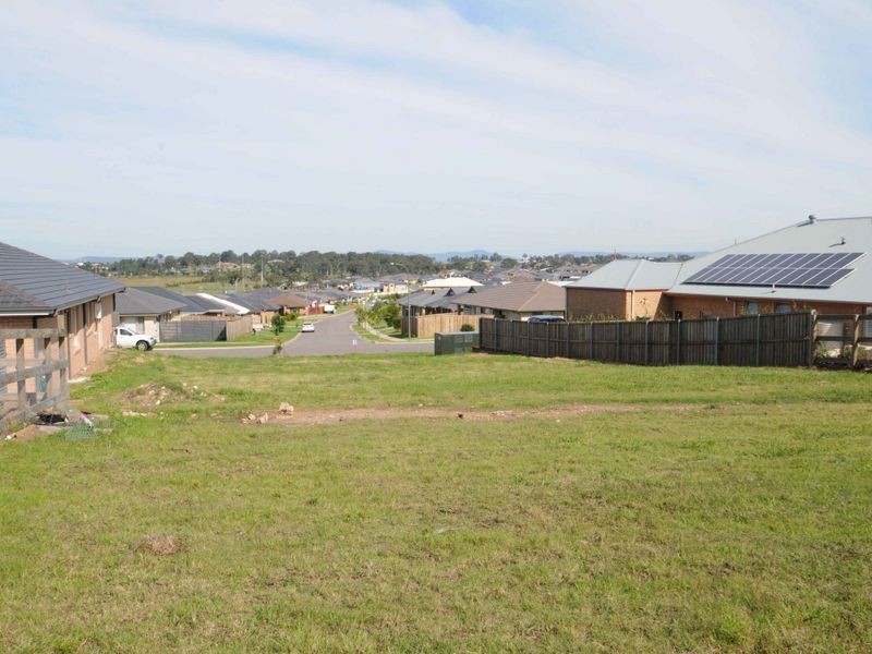 48 Cockatoo Ridge, Aberglasslyn NSW 2320