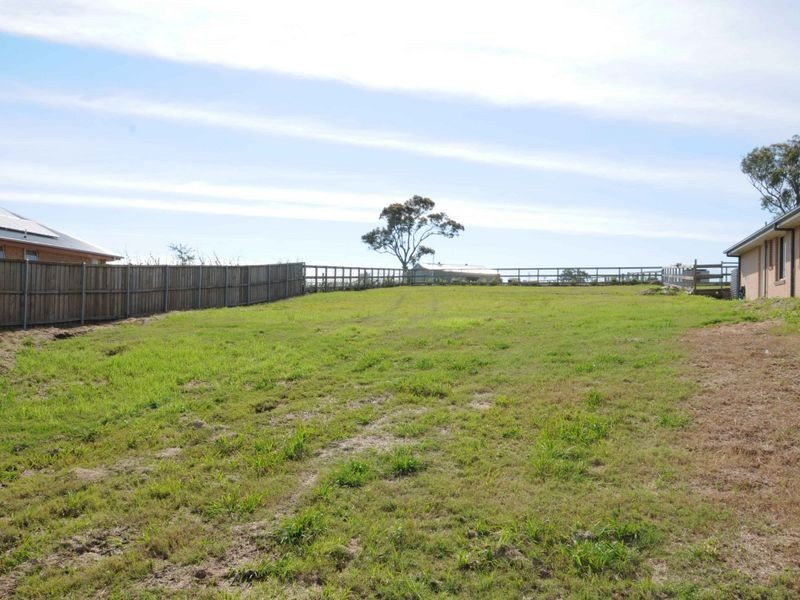 48 Cockatoo Ridge, Aberglasslyn NSW 2320