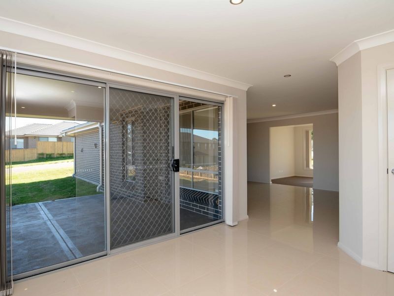 8 Redgum Circuit, Aberglasslyn NSW 2320