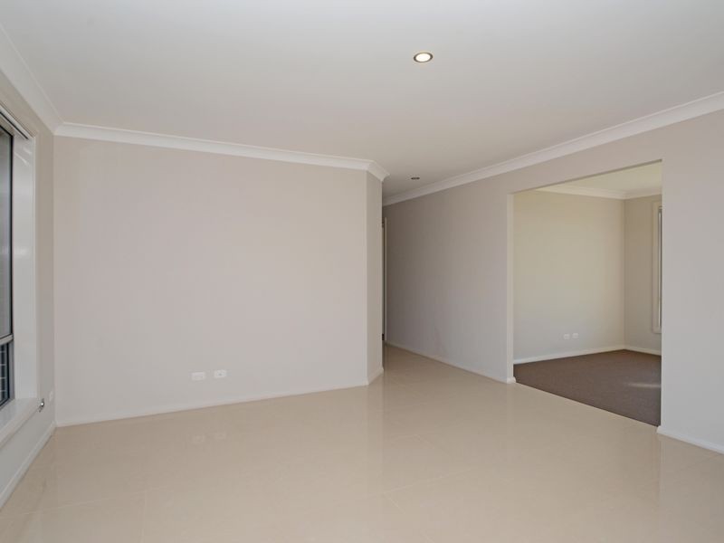 8 Redgum Circuit, Aberglasslyn NSW 2320