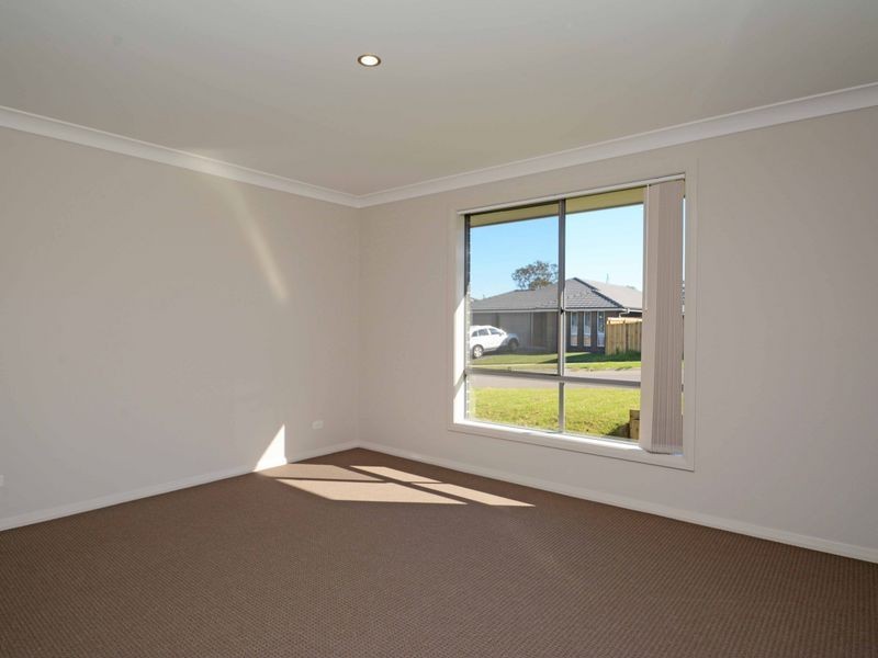 8 Redgum Circuit, Aberglasslyn NSW 2320