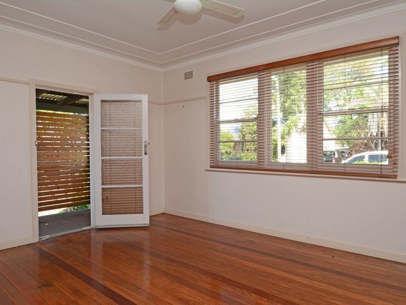 17 Porter Avenue, East Maitland NSW 2323