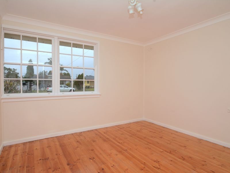 11 Green Hills Avenue, Woodberry NSW 2322