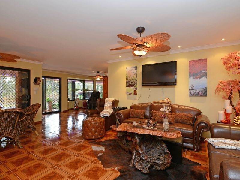 1 Silverstem Lane, Weston NSW 2326