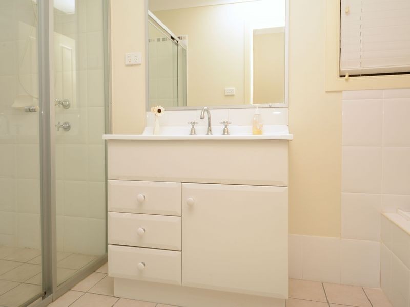 2/65 Carnarvon Circuit, East Maitland NSW 2323