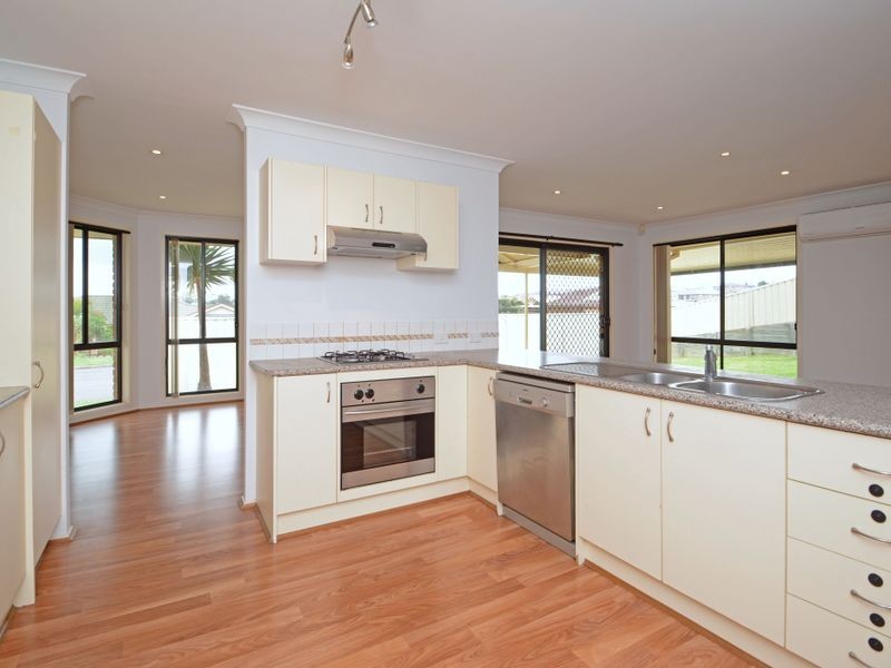 33 Jenna Drive, Raworth NSW 2321
