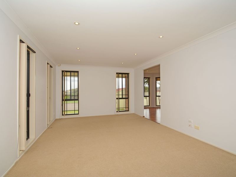 33 Jenna Drive, Raworth NSW 2321