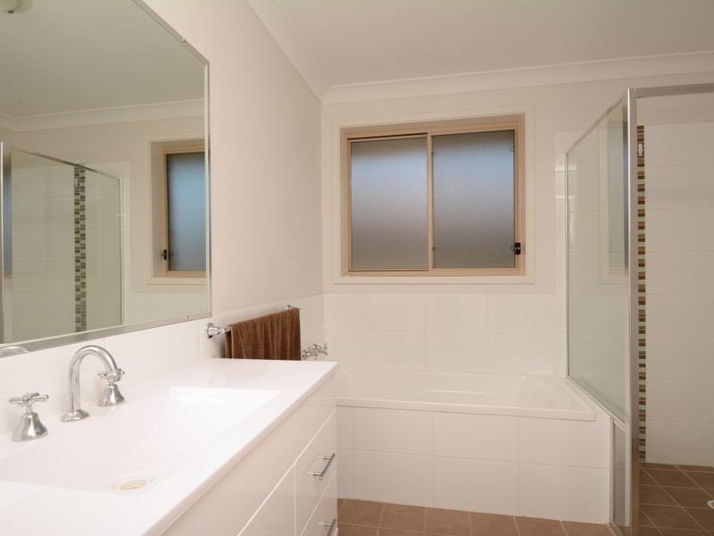 11 Fonda Avenue, Rutherford NSW 2320