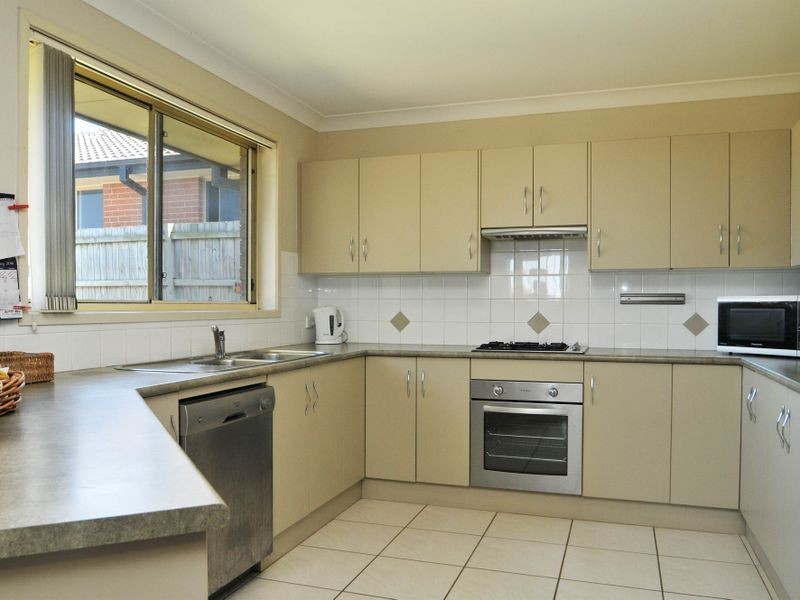 7 Hibiscus Crescent, Aberglasslyn NSW 2320