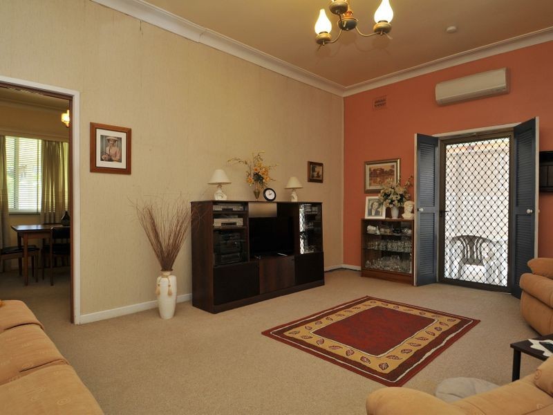 7 Banks Street, East Maitland NSW 2323