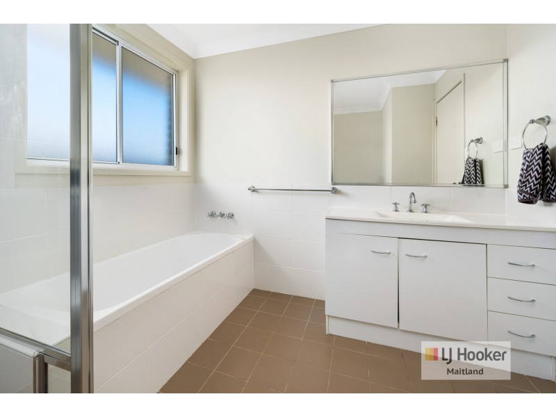 30 Diamond Circuit, Rutherford NSW 2320
