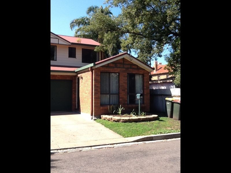 2/27 Ballard St, Maitland NSW 2320