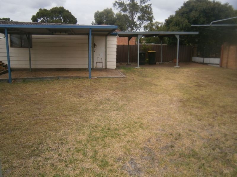 2 Bedford Ave, Metford NSW 2323